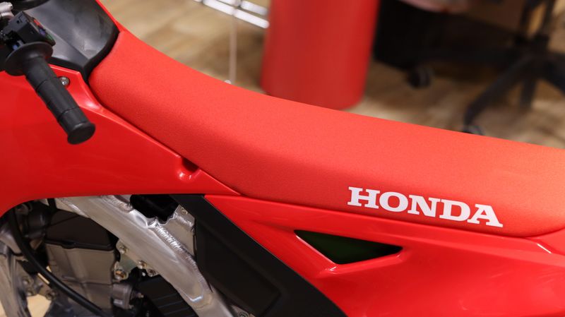 2025 Honda CRF450X REDImage 8