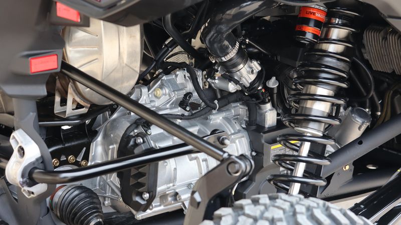 NEW 2025 CAN-AM MAVERICK R MAX X RS WITH SMARTSHOX 999T DCT Image 19