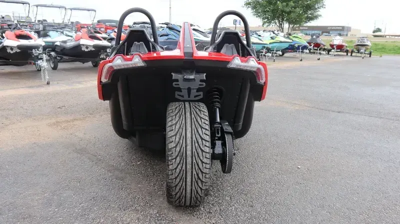 NEW 2025 POLARIS SLINGSHOT S AUTODRIVE Image 11