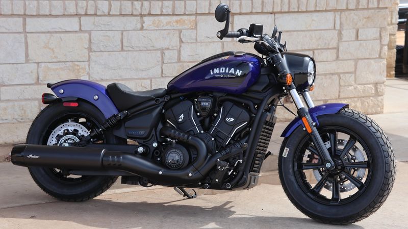 2025 Indian Motorcycle SCOUT BOBBER LIMITED WITH TECHNOLOGY PACKAGE SPIRIT BLUE METALLIC Image 2