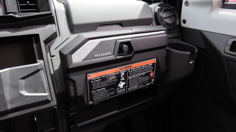 2025 Kawasaki RIDGE CREW HVAC CANDY PERSIMMON RED Image 7