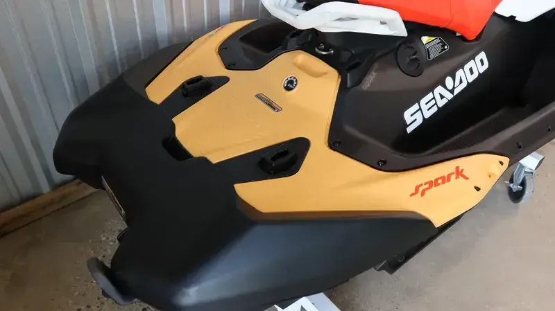 2025 SEADOO SPARK FOR 3 CONVENIENCE PACKAGE WITH SOUND SYSTEM SUNRISE ORANGE AND DRAGON RED Image 3
