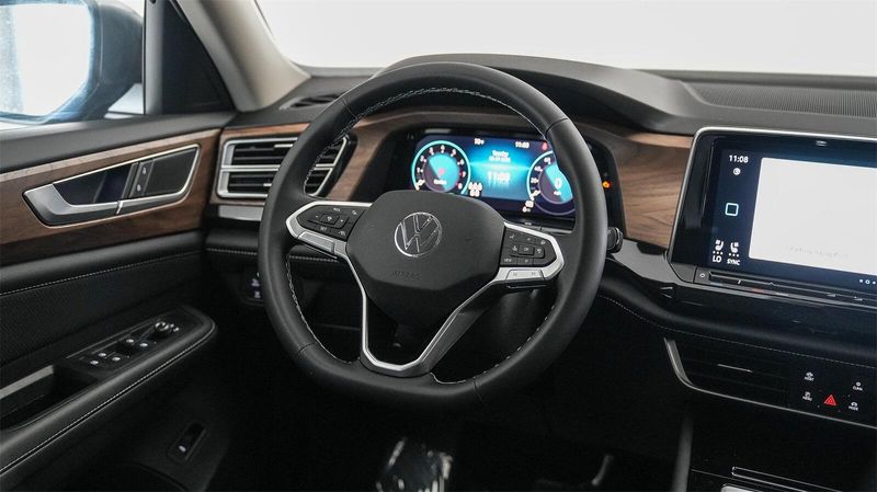 New 2025 Volkswagen Atlas 2.0T SE w/TechnologyImage 16