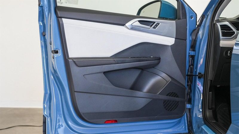 New 2025 Volkswagen Taos 1.5T SEImage 21
