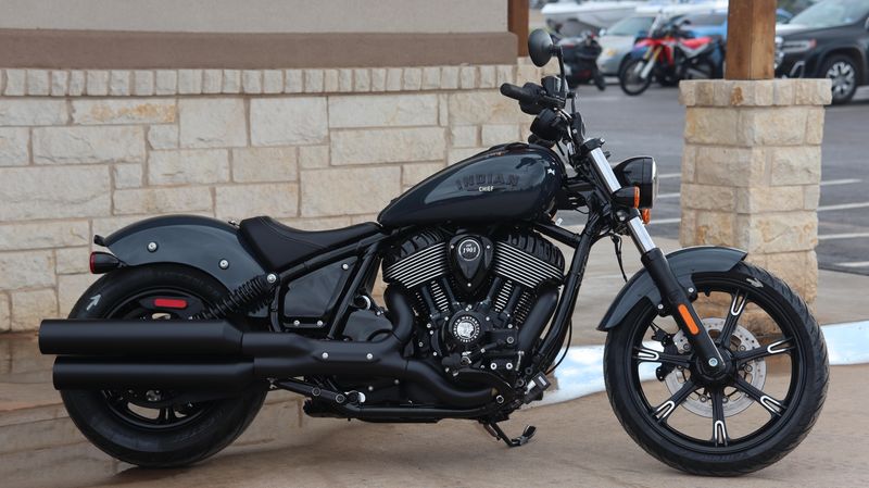 2025 Indian Motorcycle CHIEF DARK HORSE  BLUE DUSK Image 2