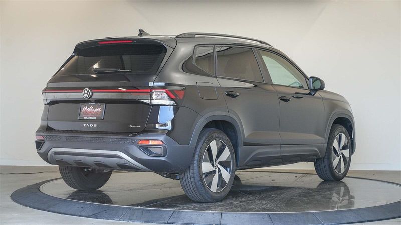 New 2025 Volkswagen Taos 1.5T SImage 4