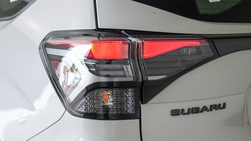 2025 Subaru Forester Hybrid PremiumImage 8