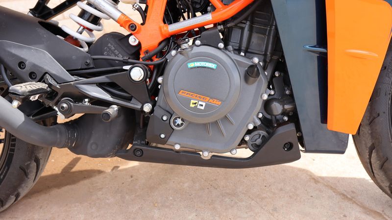 2024 KTM RC 390 Image 5