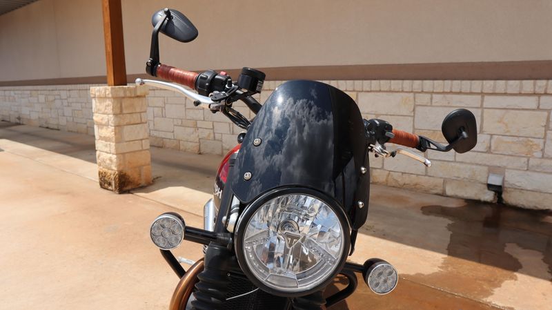 2020 Triumph Speed Twin 1200 Base Image 13