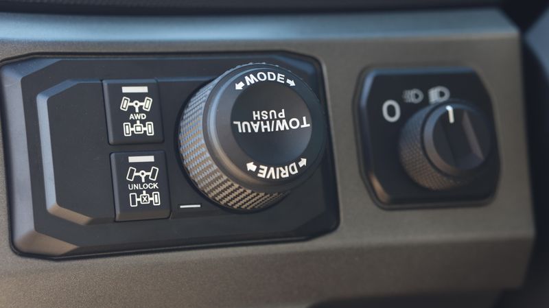 NEW 2025 POLARIS RANGER CREW XD 1500 NORTHSTAR EDITION ULTIMATE Image 15