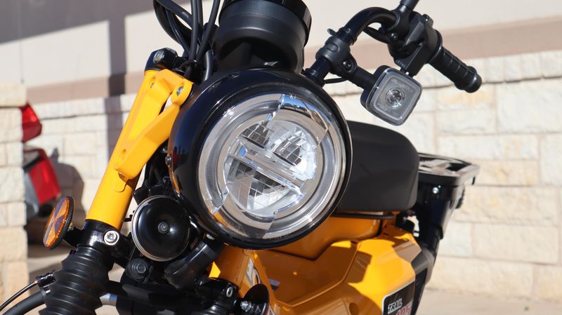 2024 Honda TRAIL 125 TURMERIC YELLOWImage 14