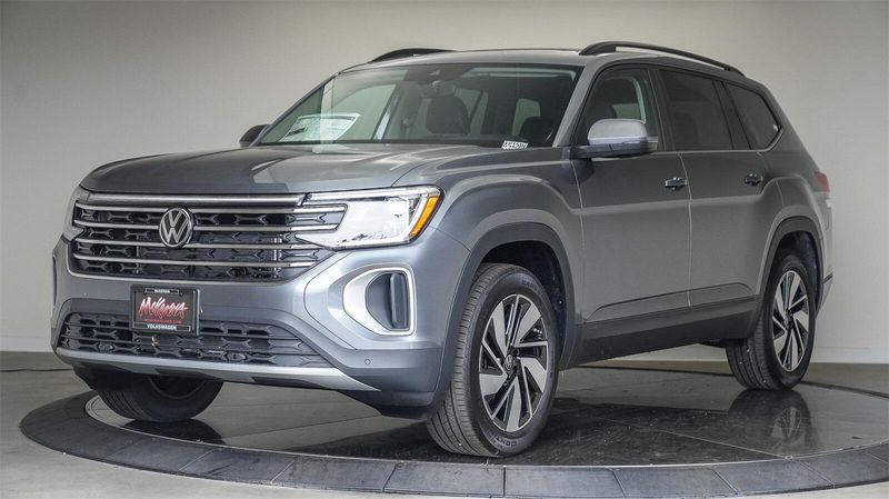 New 2025 Volkswagen Atlas 2.0T SE w/TechnologyImage 1
