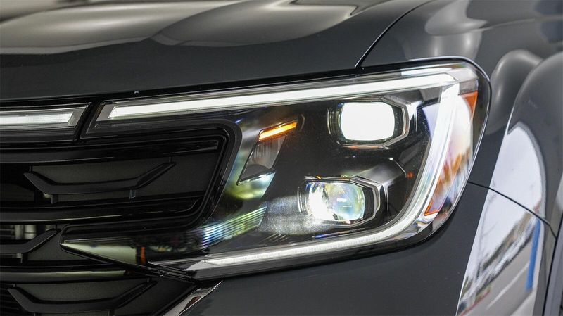 New 2025 Volkswagen Atlas 2.0T SEL Premium R-LineImage 7