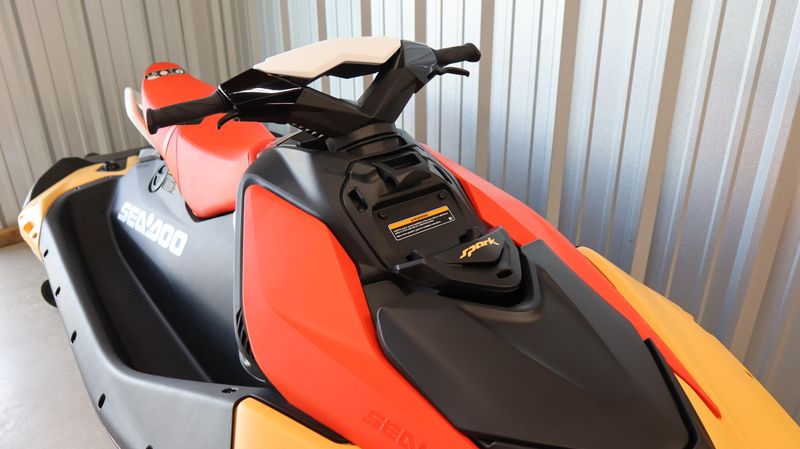 2025 SEADOO SPARK FOR 3 CONVENIENCE PACKAGE WITH SOUND SYSTEM SUNRISE ORANGE AND DRAGON RED Image 3