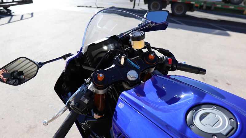 2025 Yamaha YZFR7 TEAM BLUE Image 5