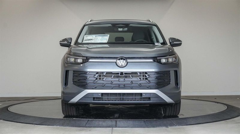 New 2025 Volkswagen Tiguan 2.0T SEImage 6