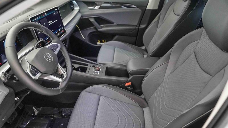 New 2025 Volkswagen Tiguan 2.0T SEImage 19