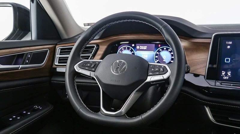 2024 Volkswagen Atlas 2.0T SE w/TechnologyImage 16