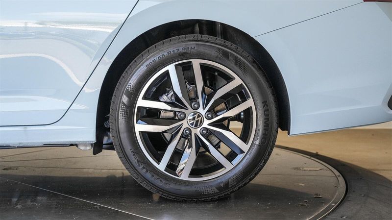 New 2025 Volkswagen Jetta 1.5T SEImage 9