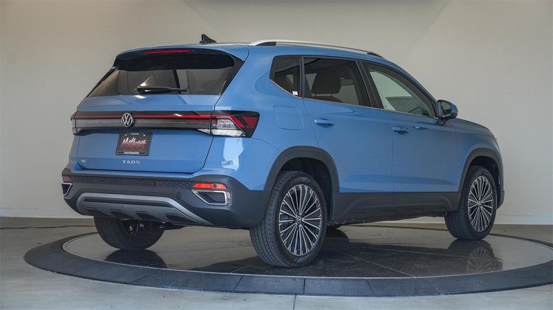 New 2025 Volkswagen Taos 1.5T SEImage 4