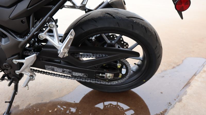 2025 Honda CB750 HORNET Image 8