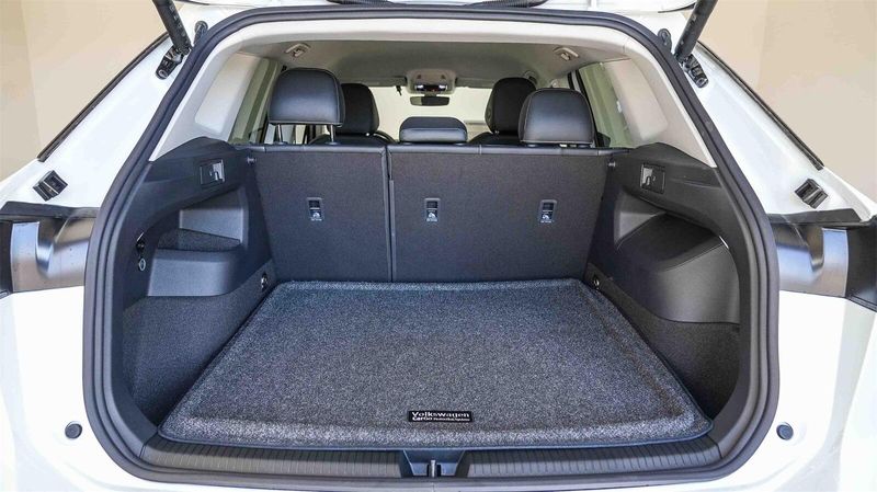 New 2025 Volkswagen Tiguan 2.0T SEImage 11