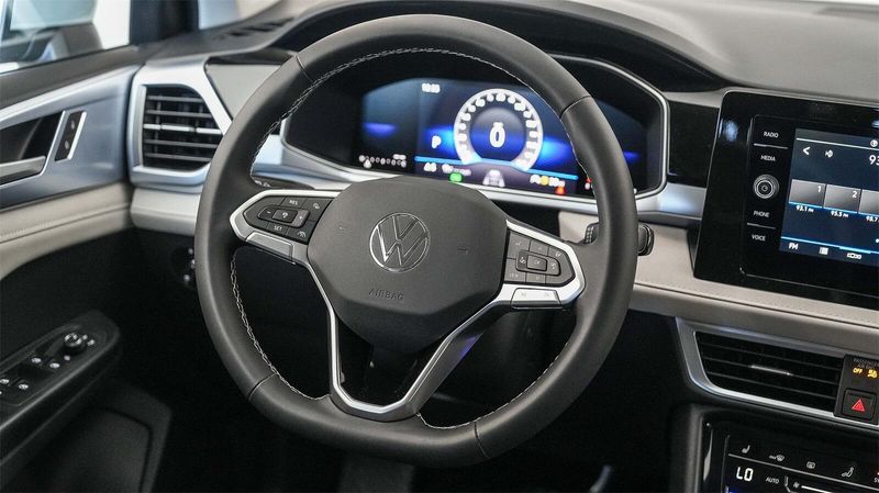 New 2025 Volkswagen Taos 1.5T SEImage 16