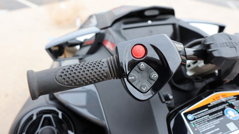 2025 SEADOO GTRX 300 ECLIPSE BLACK AND DEEP MARSALA Image 10