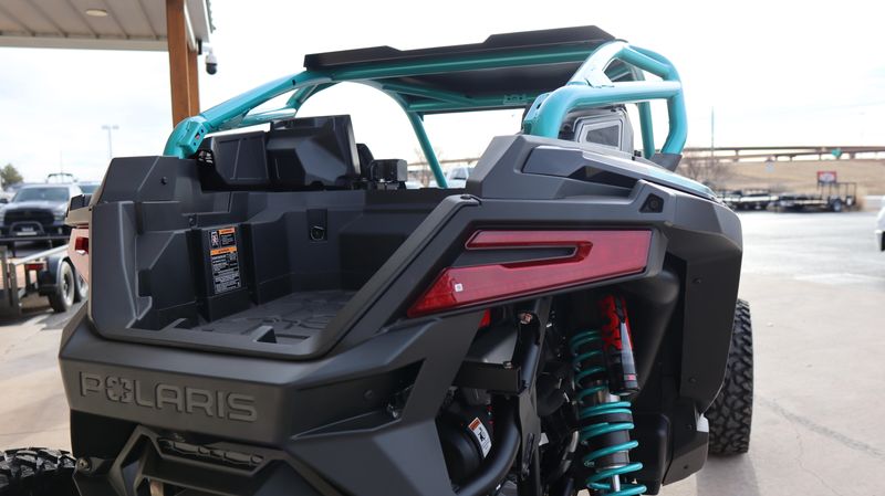 2025 Polaris RZR PRO R ULTIMATE BLACK CRYSTAL AND RADIANT GREENImage 13