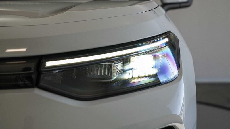 New 2025 Volkswagen Tiguan 2.0T SEImage 7
