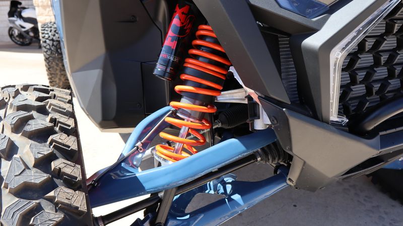 New 2025 Polaris RZR PRO S 4 ULTIMATE ORANGE RUST AND ZENITH BLUE Image 24