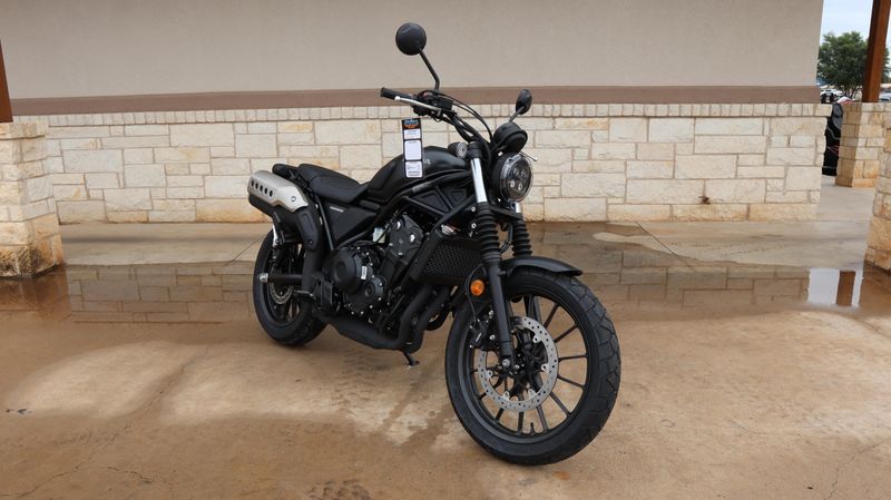 NEW 2025 HONDA SCL500 Image 1
