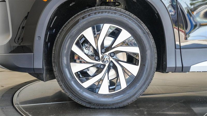 New 2025 Volkswagen Tiguan 2.0T SImage 10