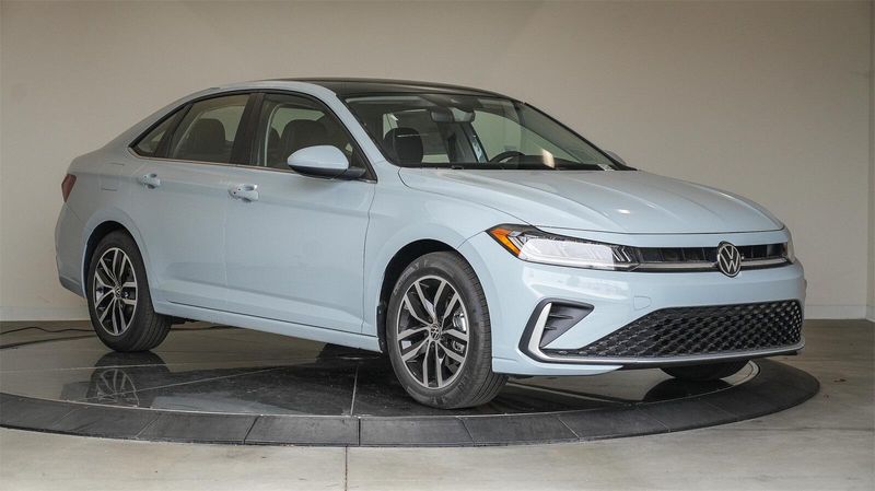 New 2025 Volkswagen Jetta 1.5T SEImage 5