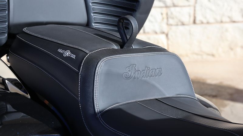 NEW 2025 INDIAN MOTORCYCLE ROADMASTER DARK HORSE NARA BRONZE SMOKE Image 11