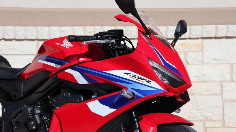 NEW 2026 HONDA CBR650R E-CLUTCH Image 13