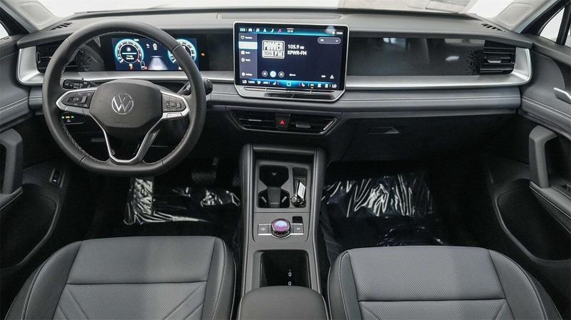 New 2025 Volkswagen Tiguan 2.0T SEImage 13