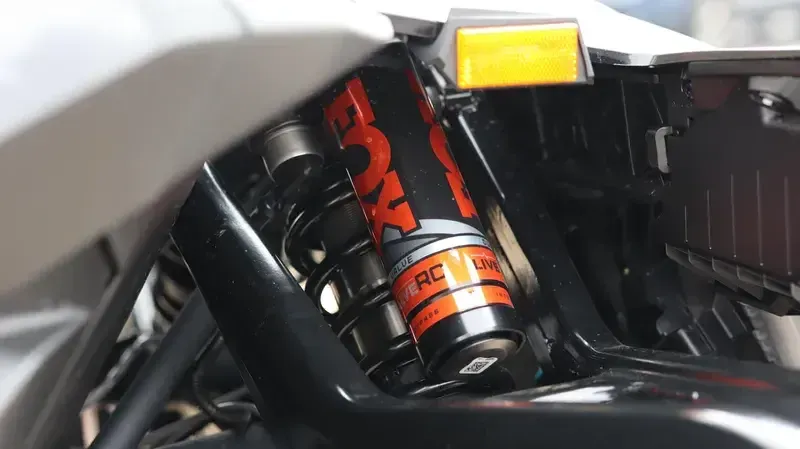 NEW 2026 CAN-AM MAVERICK R MAX X WITH SMARTSHOX 999T DCT Image 13