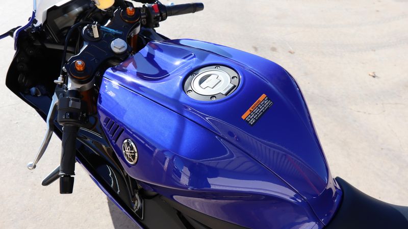 2025 Yamaha YZFR7 TEAM BLUE Image 4
