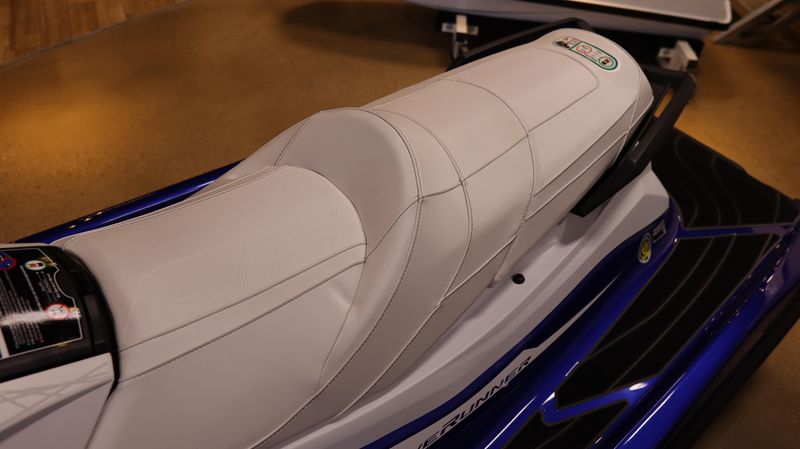 2025 Yamaha GP SVHO WITH AUDIO WHITE AND RACING BLUE Image 9