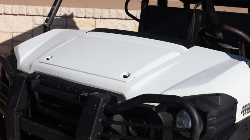 2023 KAWASAKI Mule PROFX EPS in a WHITE exterior color. Family PowerSports (877) 886-1997 familypowersports.com 