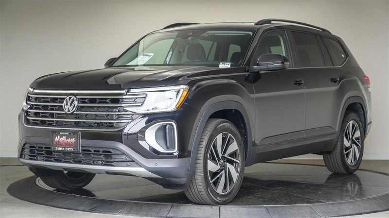 New 2025 Volkswagen Atlas 2.0T SE w/TechnologyImage 1