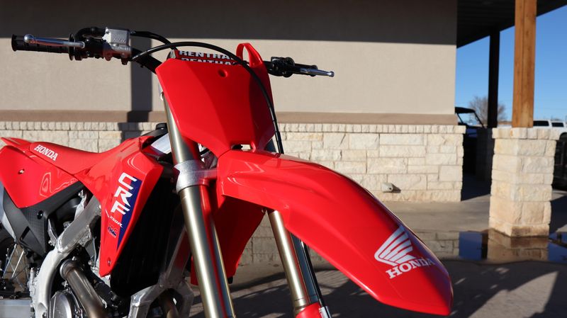 2025 Honda CRF250R REDImage 13