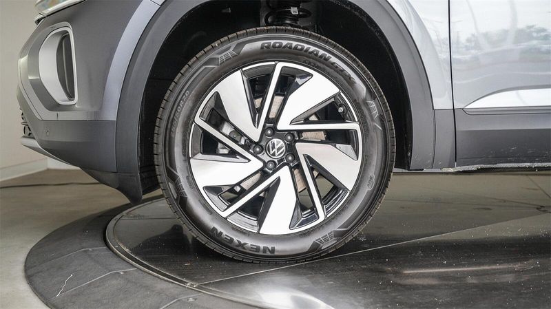 New 2025 Volkswagen Atlas 2.0T SE w/TechnologyImage 10