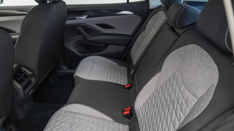 New 2025 Volkswagen Tiguan 2.0T SImage 18