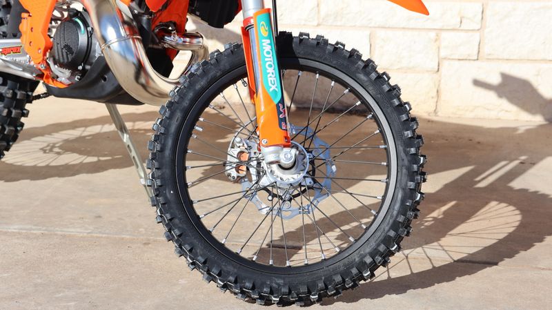 2025 KTM 300 XCW CHAMPION EDITION Image 12