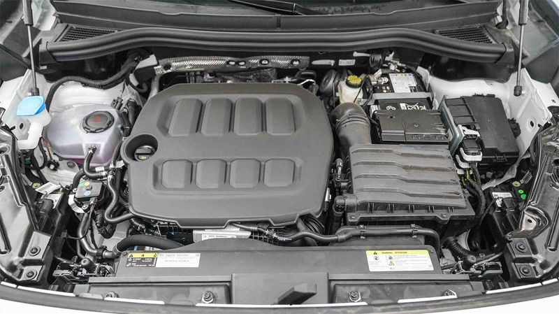 New 2025 Volkswagen Tiguan 2.0T SEImage 12