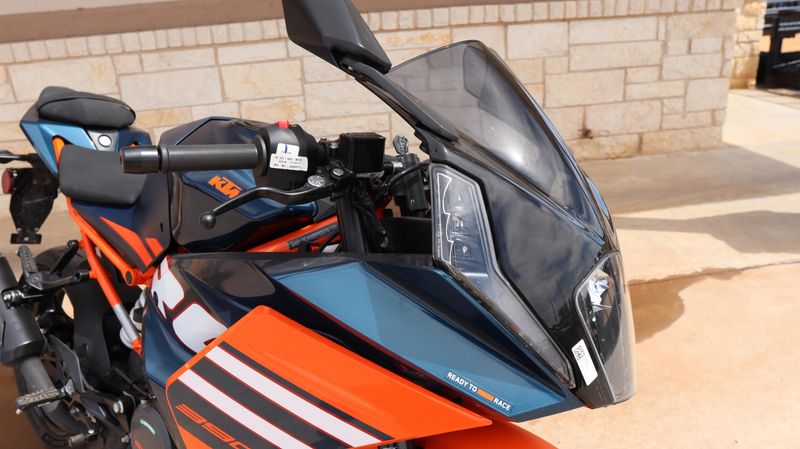 2024 KTM RC 390 Image 8