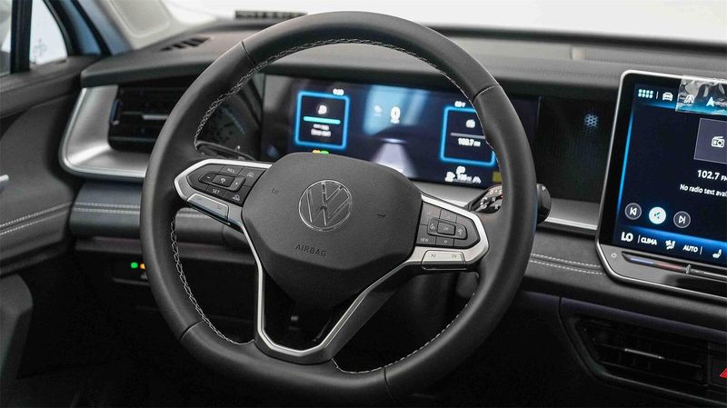 New 2025 Volkswagen Tiguan 2.0T SEImage 16