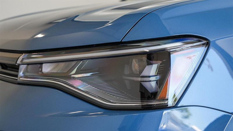 New 2025 Volkswagen Taos 1.5T SEImage 7